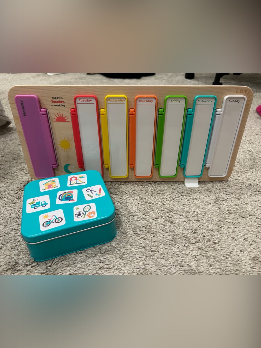 Magnetic Weekly Activity Board for Kids - Multicolor Lovevery